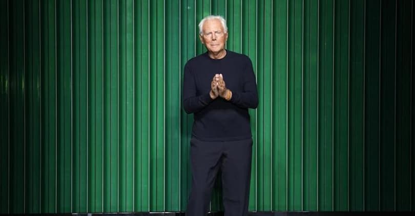Sfilata di Giorgio Armani senza musica, in rispetto del popolo ucraino