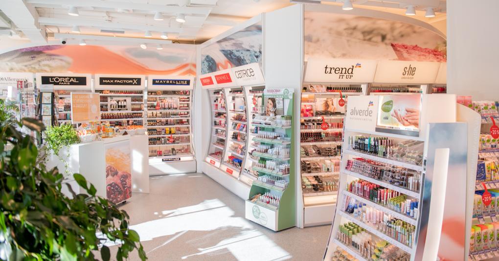 Un negozio della catena di drugstore tedesca Dm, che in Italia ha 69 punti vendita 