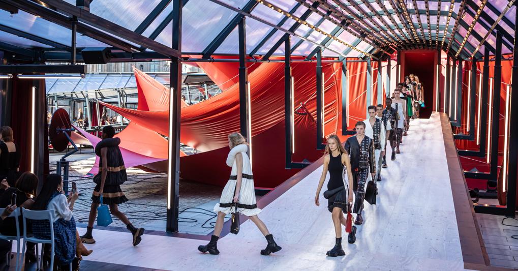 La sfilata Louis Vuitton per la PE 2023  
