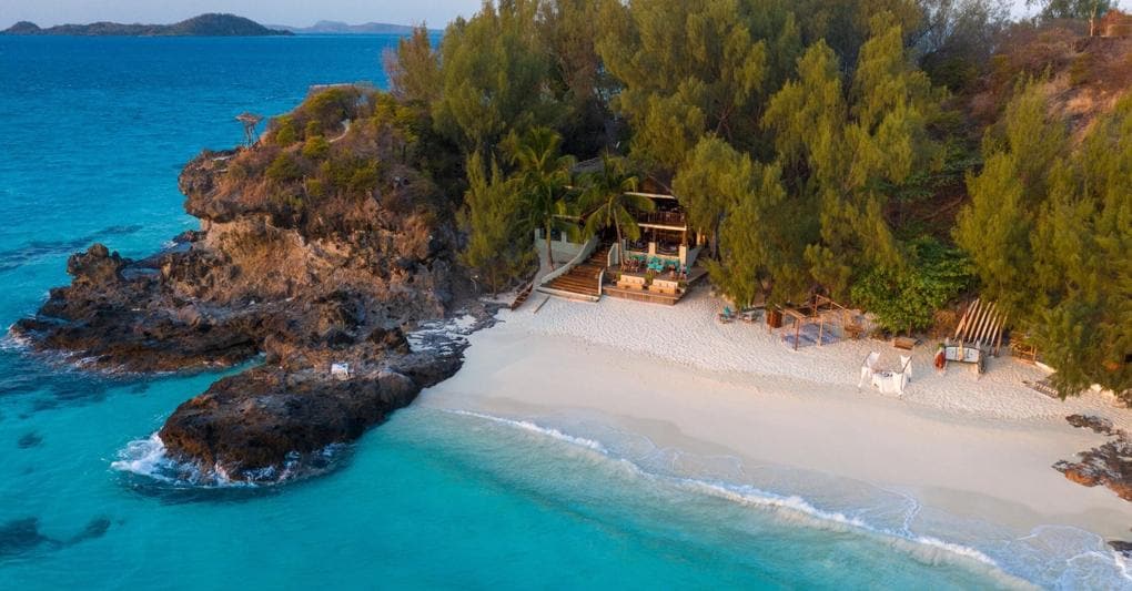  Tsarabanjina  ospita un solo eco-resort con 25 ville immerse nella vegetazione, gestito da Constance Hotels  
