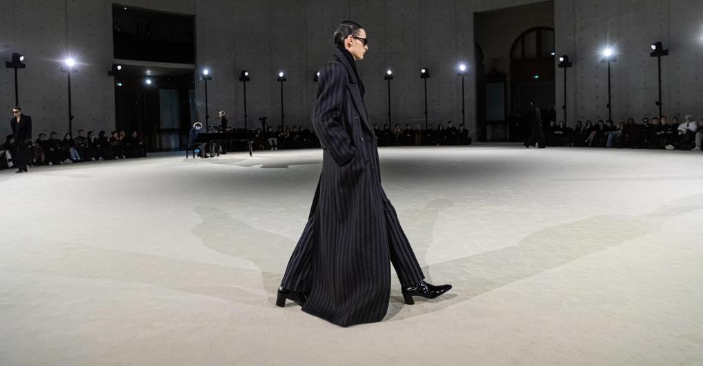 Saint Laurent alla Paris Fashion Week 2023. Ph. Christophe Petit Tesson/Epa 