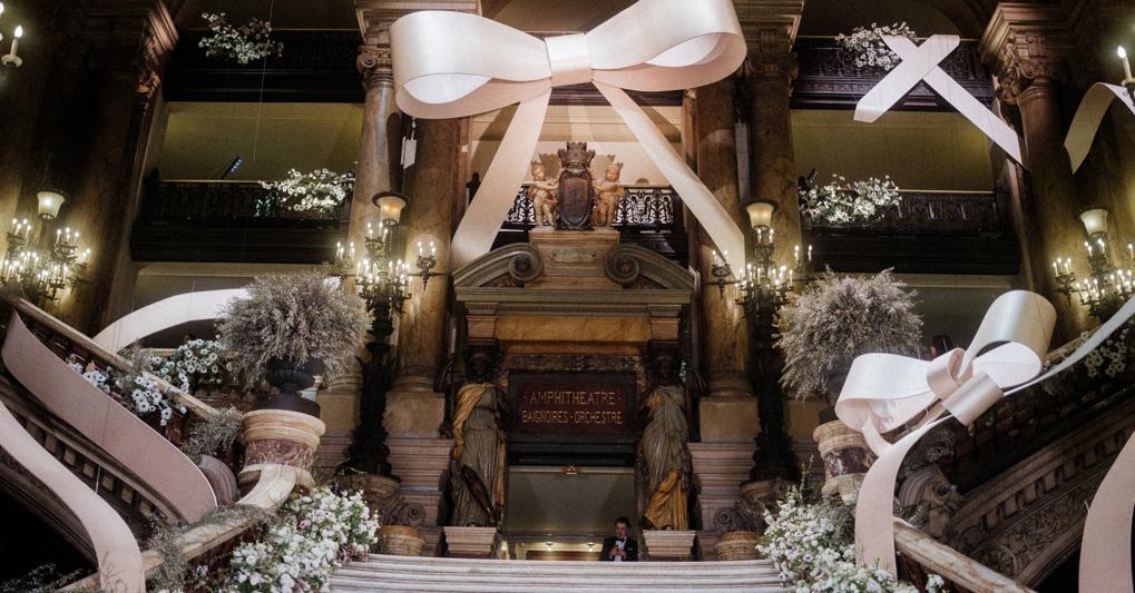 Opéra. Le scale «vestite» da Chanel 