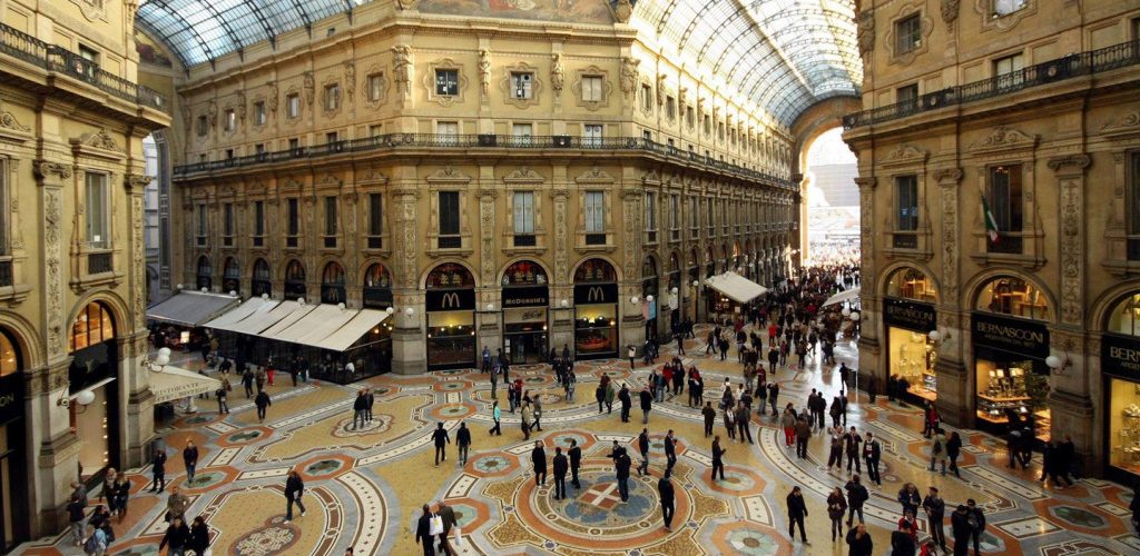 Shopping in Galleria Vittorio Emanuele a Milano 