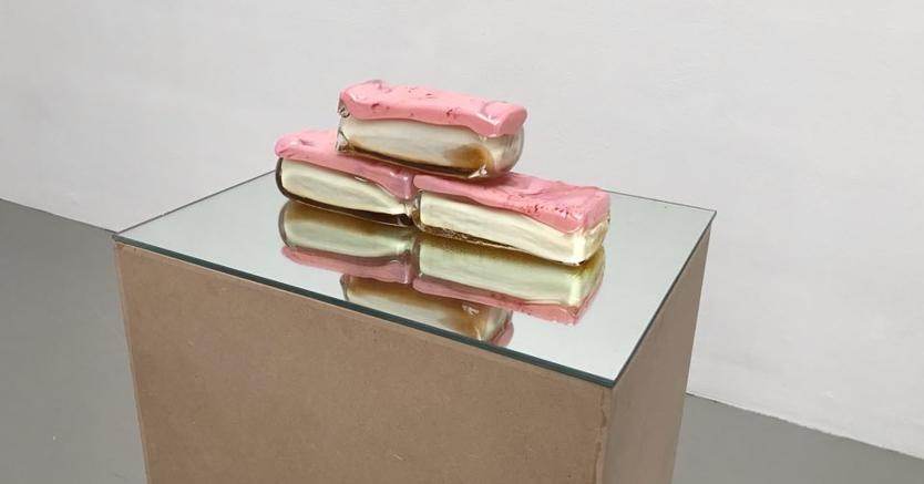 Opera di Maria Roosen presso la galleria Fons Welters, sold out per l'artista Olandese