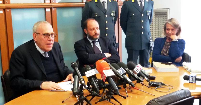 La conferenza stampa del 7 maggio indetta dalla Procura di Milano in occasione delle misure cautelari (Fotogramma)