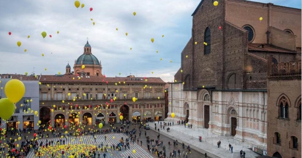 Ugeorge Licensing - Manifestazione di beneficenza in Piazza Maggiore a Bologna 