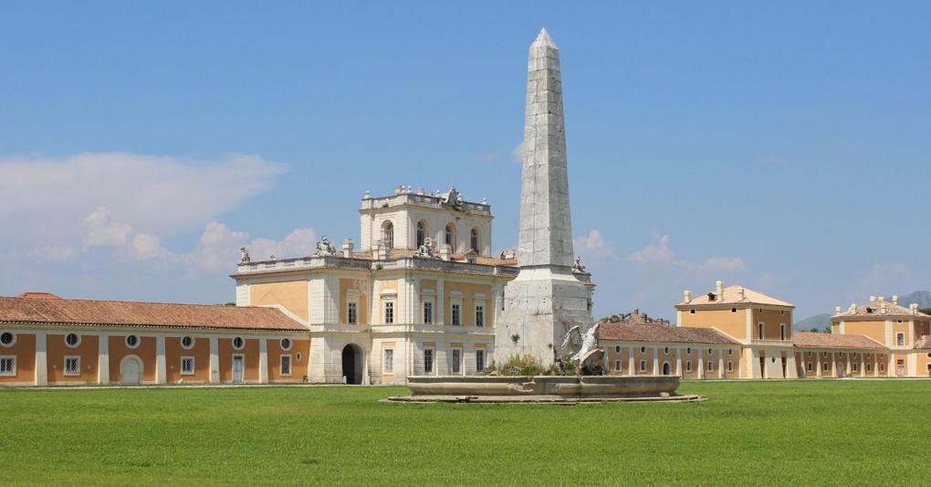 Residenza Reale con obelisco 