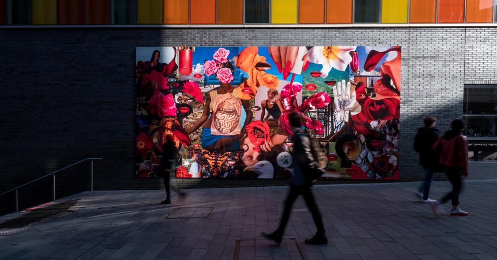 Linder, Bower of Bliss, 2021. Installazione presso Liverpool ONE. Fotografia di Mark McNulty, Courtesy Liverpool Biennial 