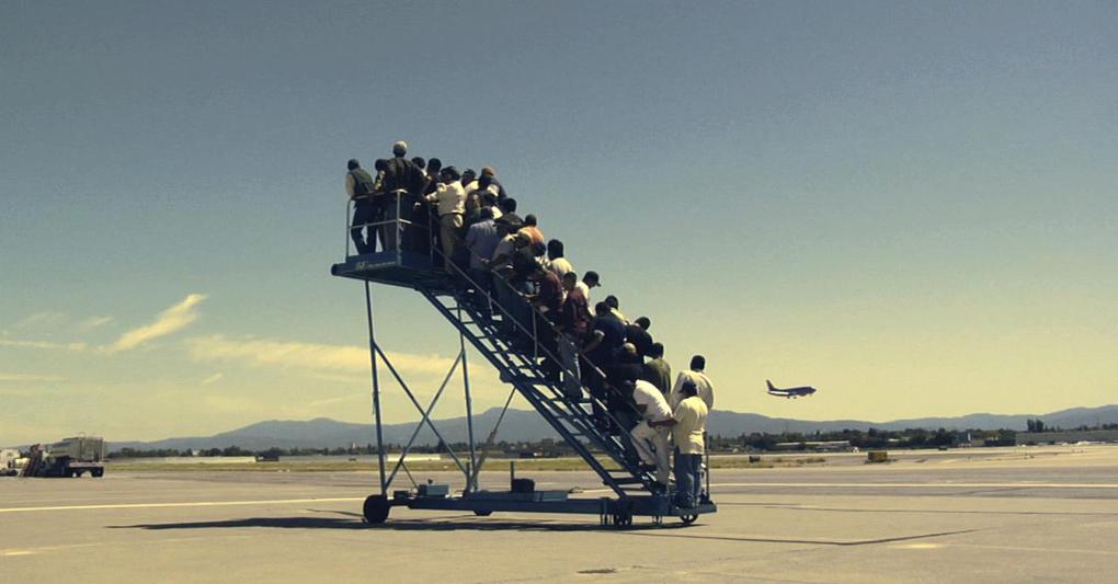 Adrian Paci, “Centro di permanenza temporanea”, 2007, video, 4'32'’. Courtesy the artist, Peter Kilchmann Gallery, Zurich; Kaufmann Repetto, Milano e New York. 