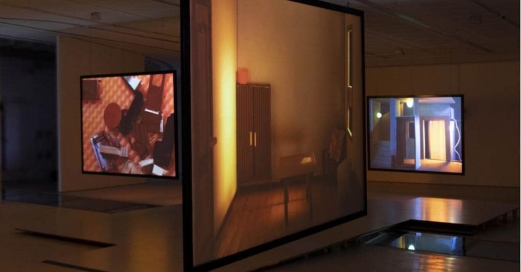 Tomaso De Luca, A Week's Notice, 2020, Video-installazione a tre canali, suono, video, colore, 60'00”. Installation View al Maxxi. photo credit Giorgio Benni. Courtesy l'artista e Monitor 
