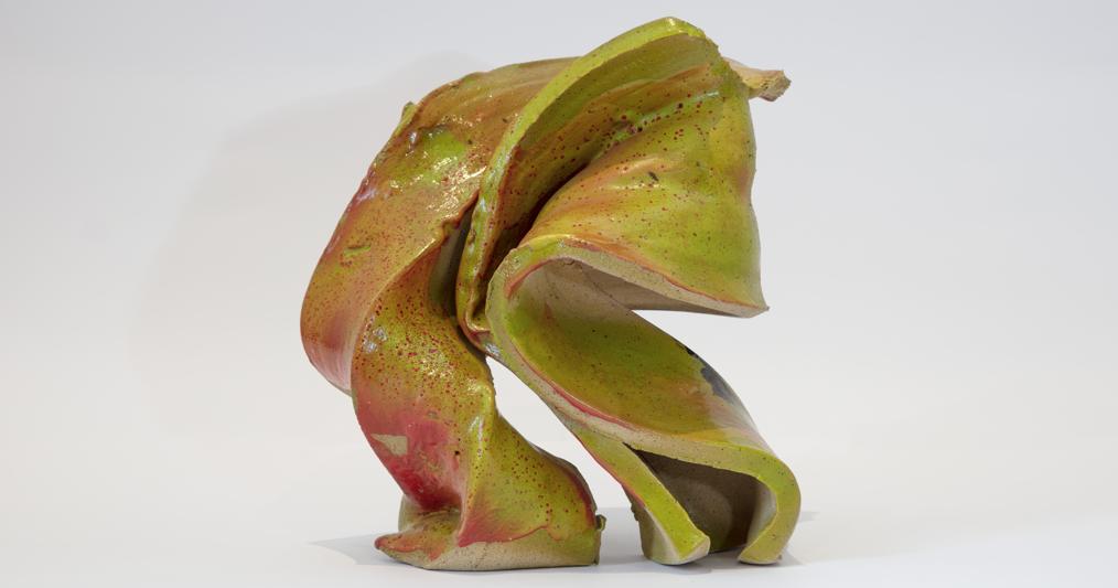 Lynda Benglis, Artwork: Zumaque, 2013, glazed ceramic. 33 x 30.5 x 25.4 cm / 13 x 12 x 10 in. Credit: © Lynda Benglis. Courtesy the artist and Thomas Dane Gallery. Photo: Amadeo Benesante 