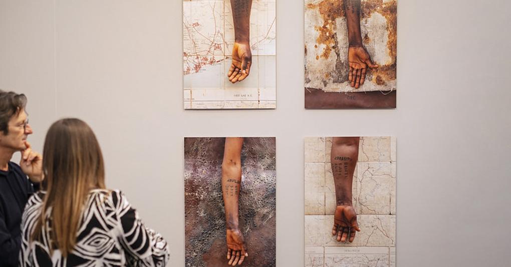 Lo fotografie di Ibrahim Mahami acquistate da White Cube grazie al Contemporary Art Society Collections Fund at Frieze, Fotografia di Linda Nylind. Courtesy di Frieze e Linda Nylind 