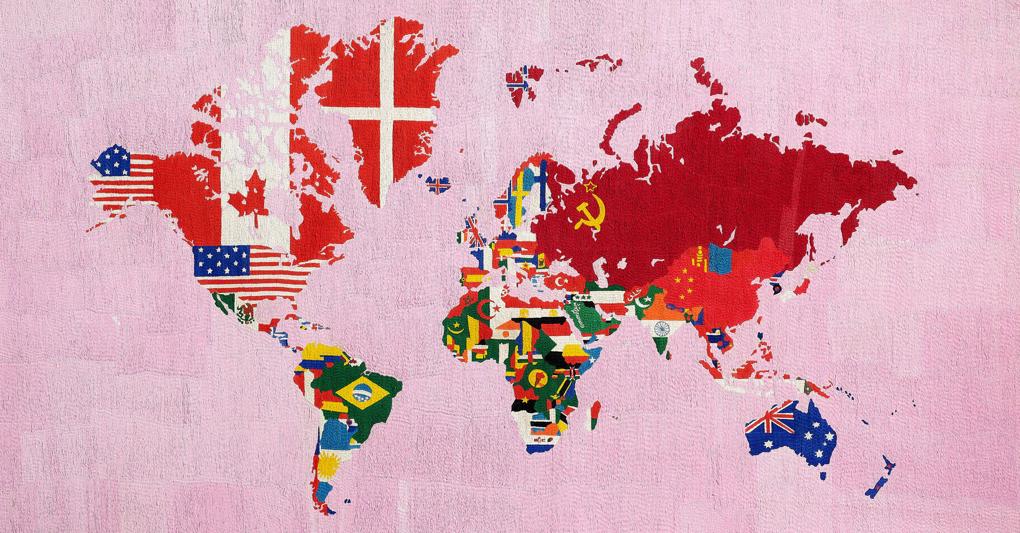 Alighiero Boetti (1940-1994), Mappa, broderie sur lin, 130 x 230 cm, 5 643 500 € © Christie's Images Limited 2022 