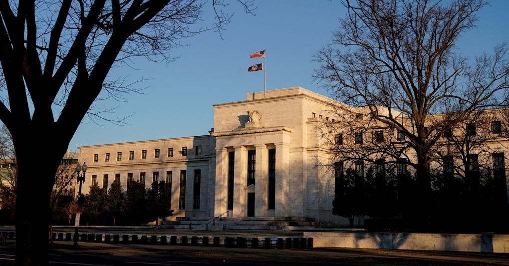 Wall Street chiude in rosso dopo le parole di Powell e la mini stretta Fed
