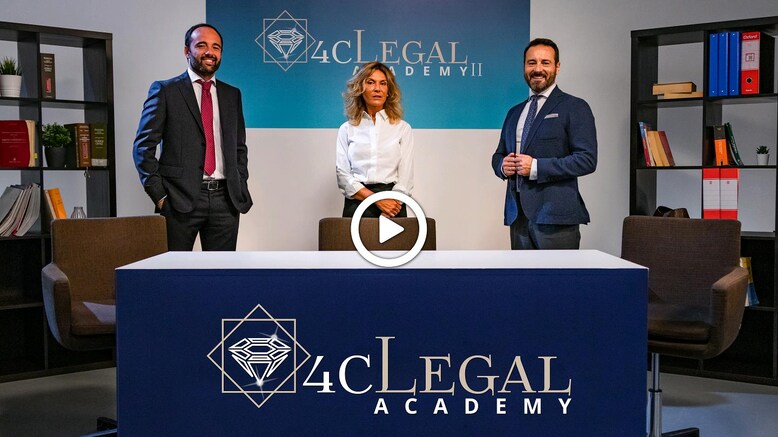 La giuria della 4cLegal Academy: Alessandro Renna, Lorena Urtiti, Mario Alberto Catarozzo