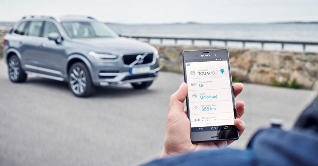 L’applicazione Care by Volvo da cui accedere all’auto, conoscere le principali informazioni e grazie al quale lo smartphone diventa una chiave digitale e permette la condivisione tra diversi utenti 