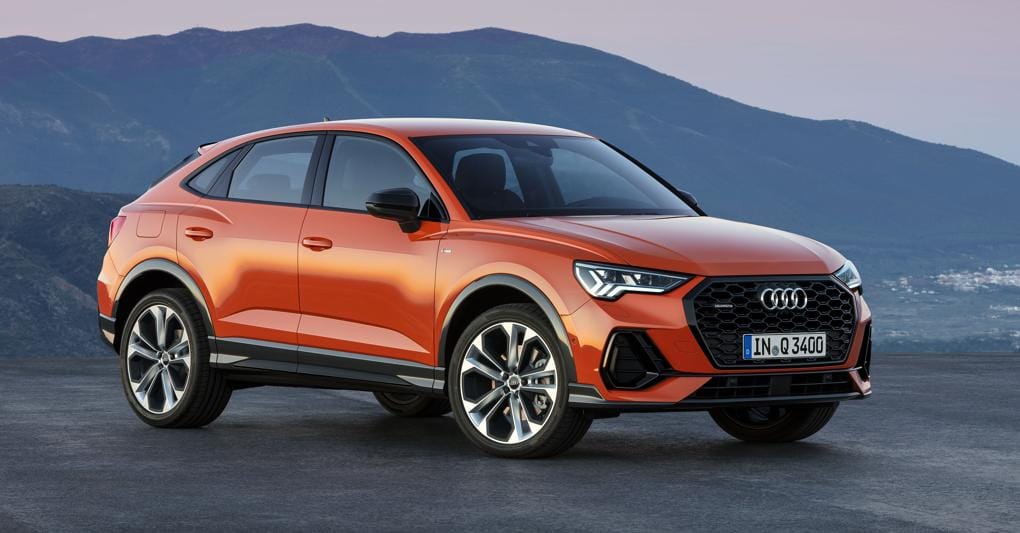 Suv-coupé. Audi Q3 Sportback interpreta il ruolo di suv dal look dinamico caratterizzato dal lunotto spiovente che conferisce alla silhouette della vettura un aspetto da coupé 