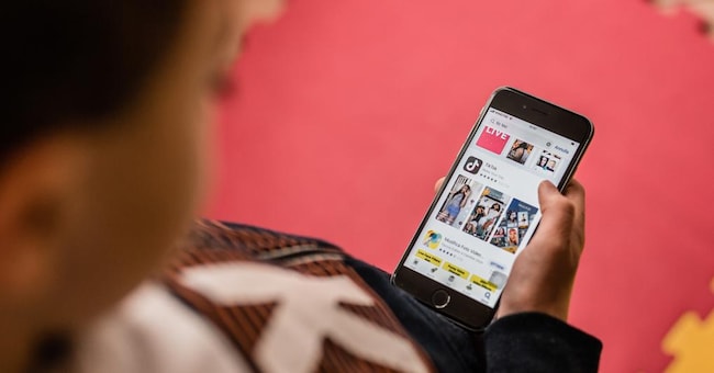 Le aziende hanno la necessità di intercettare un’attenzione distratta e infedele: molte società di servizi digitali spesso sono   mobile only 