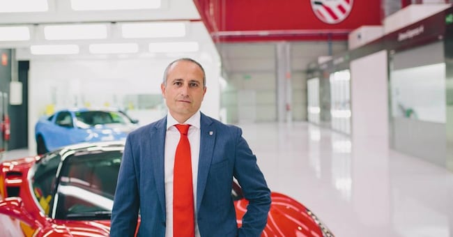 Giovanni Liccardo, napoletano 45 anni, è il fondatore di Lever Touch, l’impresa specializzata nelle riparazioni artigianali di autoveicoli 