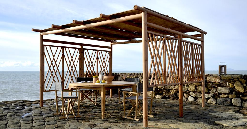 Le novità 2021 di Unopiù comprendono due collezioni in alluminio, riciclabile e durevole, la pergola in legno di pino impregnato Nagi (nella foto), un materiale di particolare resistenza e durata e un nuovo lettino in teak 