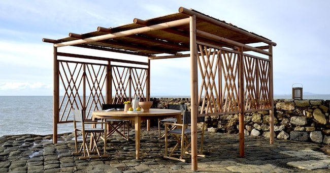 Le novità 2021 di Unopiù comprendono due collezioni in alluminio, riciclabile e durevole, la pergola in legno di pino impregnato Nagi (nella foto), un materiale di particolare resistenza e durata e un nuovo lettino in teak
