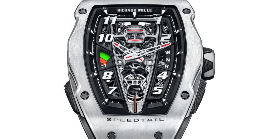 Supercar da polso. L'RM 40-01 McLaren Speedtail Automatico Tourbillon richiama nel design le linee della stessa Speedtail, il bolide della casa automobilistica inglese. In 106 esemplari (come la vettura). Cassa in titanio e carbon tpt e movimento all'avanguardia ultra sofisticato. Prezzo: 1 milione di euro circa 