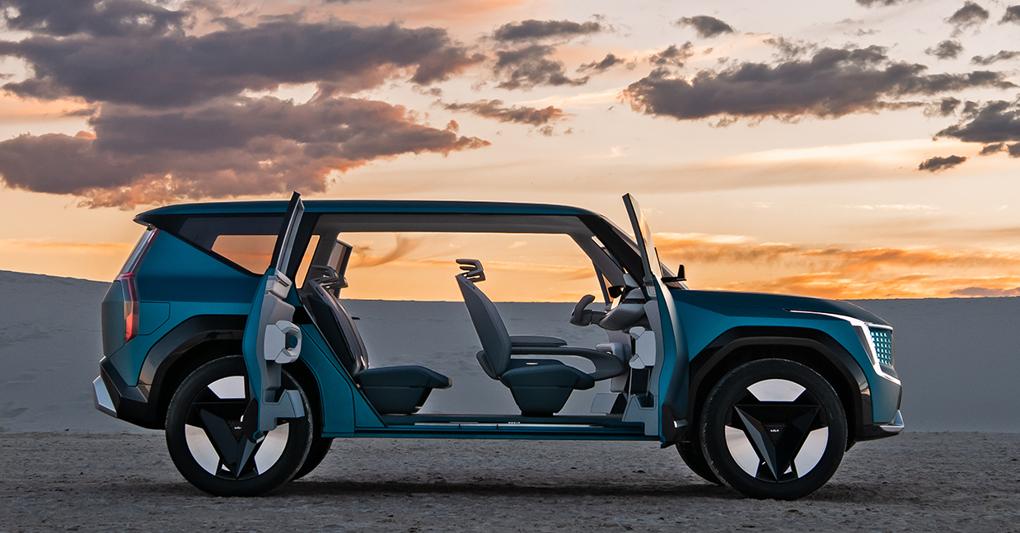 Il futuro prossimo. La concept Car Kia  EV 6 che anticipa con una rivoluzionaria definizione dello spazio interno un futuro suv elettrico  di grandi dimensioni del brand  del gruppo coreano Hyundai 