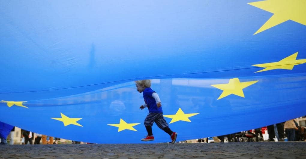 Cambio  di paradigma. La Strategia indica la nuova rotta per tutte le categorie interessate dalla transizione sostenibile del mondo finanziario. Prevede standard e regole comuni per tutti i ventisette Paesi Ue. Secondo gli addetti ai lavori segna un punto  di svolta  e rappresenta  un passo avanti significativo  in nome  della trasparenza  