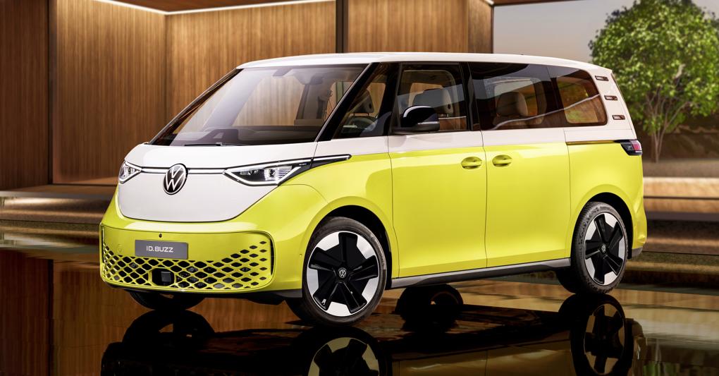 Architetture condivise .Il nuovo van elettrico ID.Buzz  che ricalca le linee del famoso «Bulli» T1 amato dagli hippie californiani. 