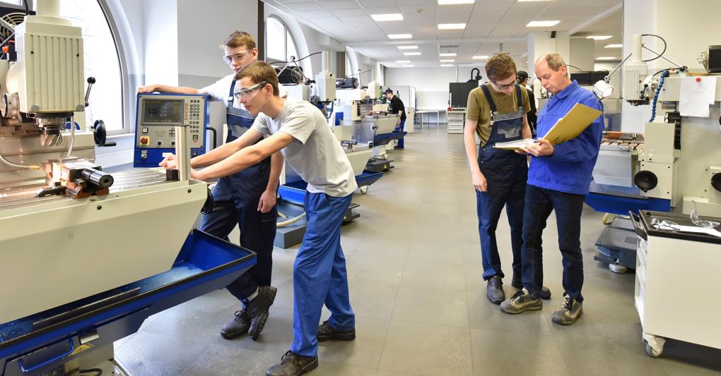 Formazione on the job. Giovani apprendisti in fabbrica 