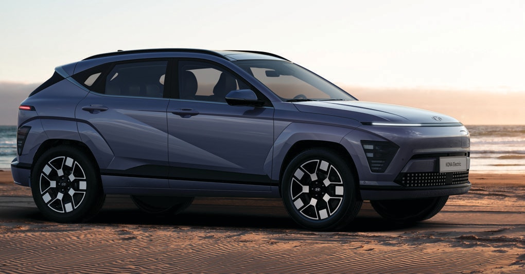 Debuttanti. Il auv Ev9, appena svelato da Kia, è la prima vettura del marchio a proporre sistemi di guida semi-assistita di livello 3. Sotto, la nuova Hyundai Kona, in Italia da giugno, progettata partendo dalla versione elettrica e disponibile anche con motore endotermico e ibrida 