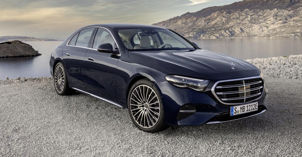 La Mercedes Classe E diventa un ufficio mobile. 