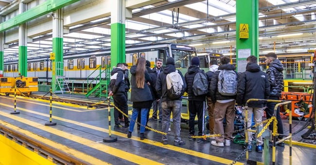 Un futuro nei trasporti. Gli allievi della training academy Atm in visita al deposito M3 di San Donato (Mi)