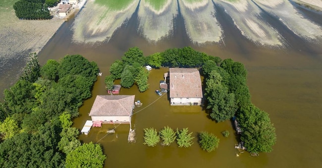 Campi allagati dall'alluvione che ha colpito l’Emilia-Romagna (Ansa)