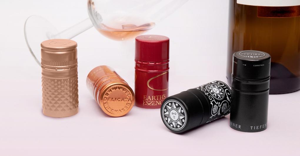 Umbra Set Tappo Per Vino E Segnabicchieri – Ours & Mine – Silicone Per Alimenti – Colori Assortiti