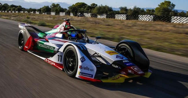 Il 15 dicembre inizia la quinta stagione del Campionato di Formula E con l'ingresso delle monoposto di Gen2 e gare su circuiti inediti. Nella foto la nuova Audi FE05  