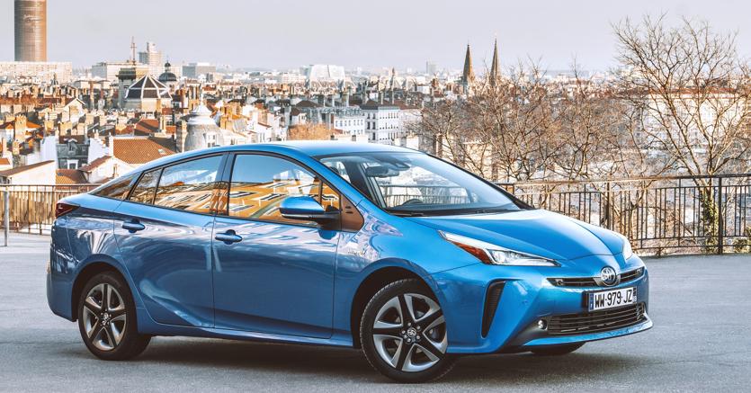 La nuova Prius a trazione integrale che porta in dote anche un leggero maquillage