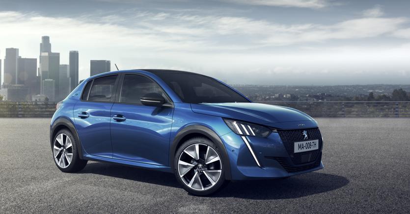 La nuova Peugeot 208 offerta con tre powertrain: benzina, diesel ed elettrica (nella foto)