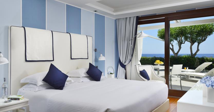 Get Wallpaper Gli Hotel Con Spiaggia Privata Il Sole 24 Ore For iPhone
