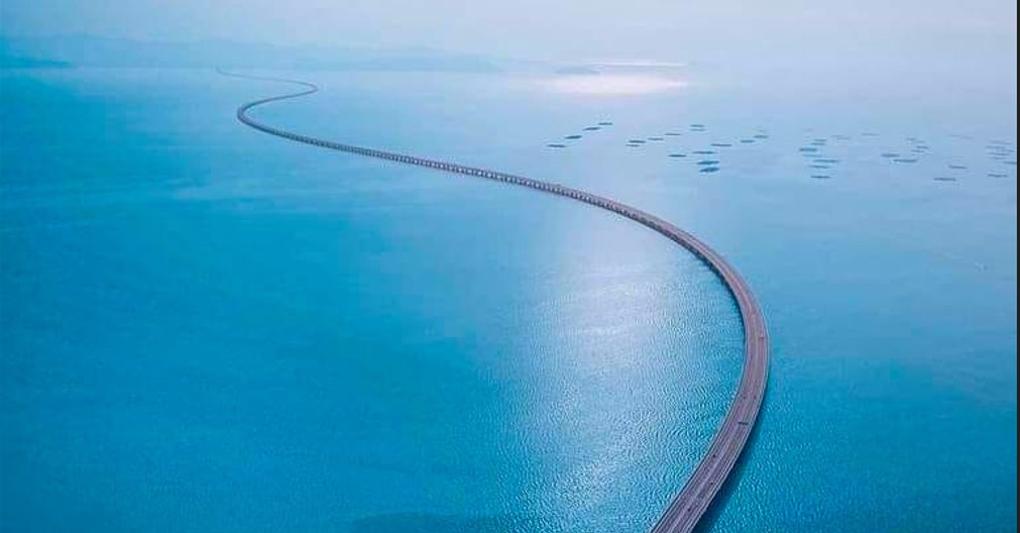 Il Grande Ponte di Danyang-Kunshan in Corea del Sud (foto: Civil engineers work) 