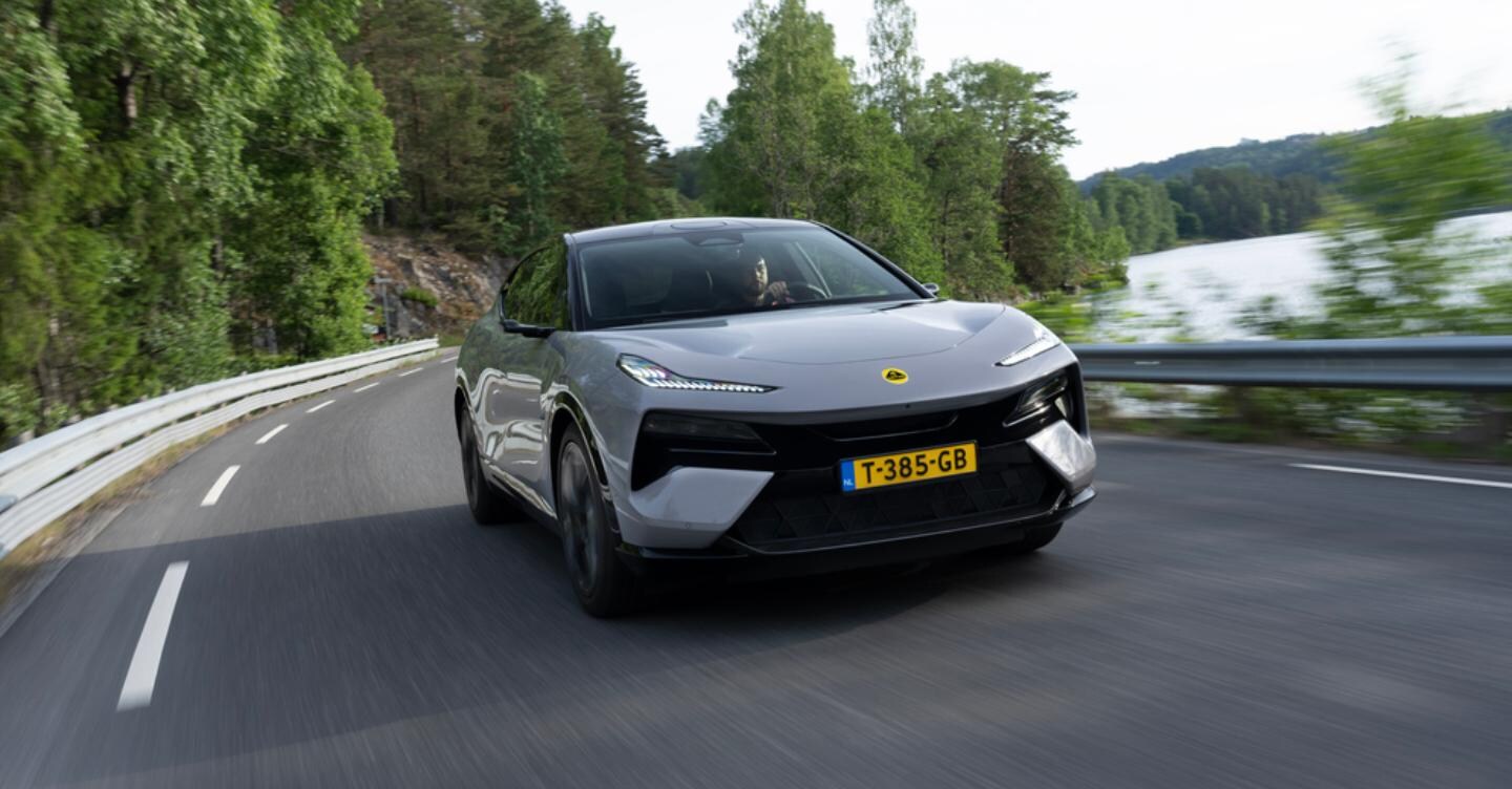 Guida sportiva e dinamica: un test drive nella patria della mobilità elettrica