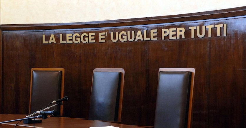 TRIBUNALE MILANO LA LEGGE E'UGUALE PER TUTTI AULA GIUDIZIARIA