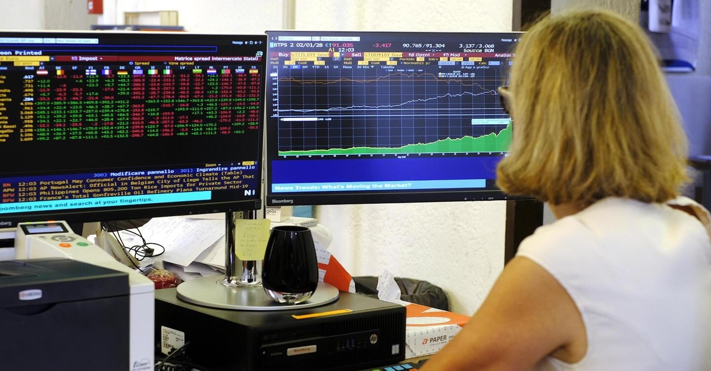 BTp Valore al via lunedì: tasso minimo al 4,10%, sale al 4,50% se si è fedeli. Il confronto con la prima emissione