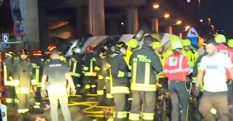Mestre: pullman precipita dalla strada sopraelevata, 21 morti e 15 feriti