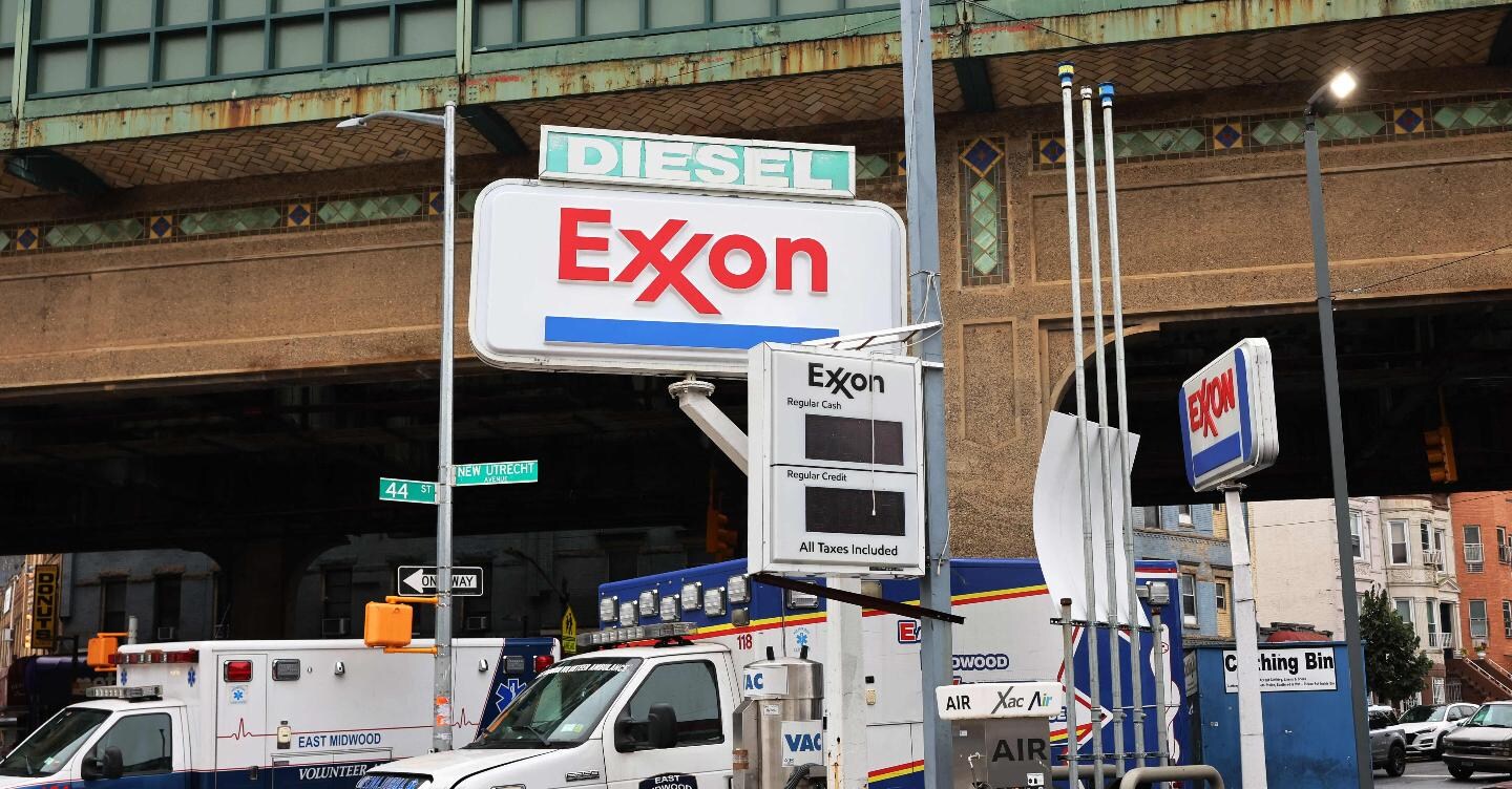 Exxon, il caro benzina Usa mette a rischio l’acquisizione Pioneer 