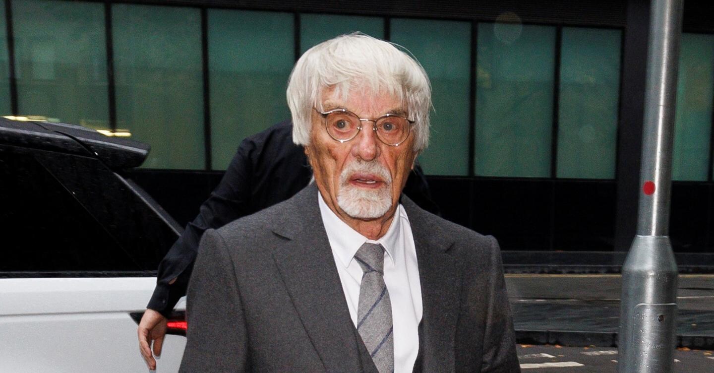Bernie Ecclestone, ex capo della F1, si dichiara colpevole di frode fiscale: rischia fino a 5 anni di carcere