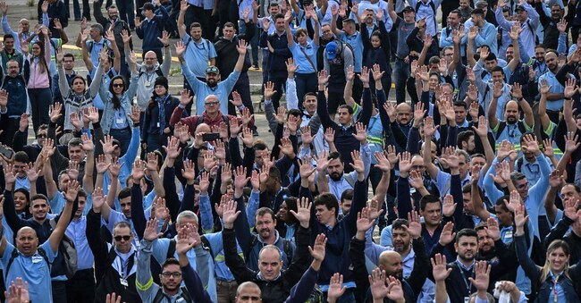Proseguono le assemblee e le proteste dei lavoratori americani della Big Three (Photo by Nelson ALMEIDA / AFP)