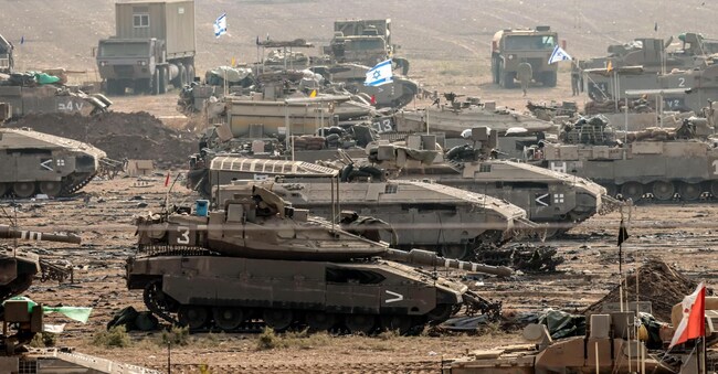 Carri armati israeliani nei pressi del confine con Gaza