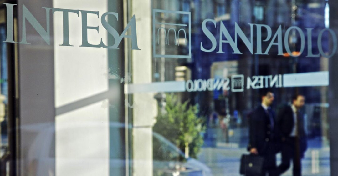 Intesa Sanpaolo stanzia 1 5 miliardi per il sociale e mette a riserva gli extra profitti Il Sole 24 ORE