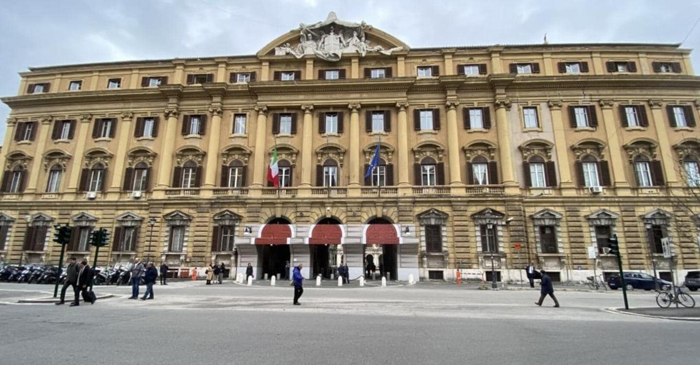 Mediocredito centrale: anche la banca di Invitalia non paga la tassa sugli extraprofitti